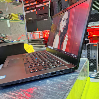 Laptop latitude Dell empresarial 7490t