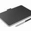 Wacom One CTL-672 Tableta gráfica - 2540 lpi - Cable - Rojo, Negro - 2048 Nivel de presión - Lápiz - 1 x USB - PC, Mac, Cromo